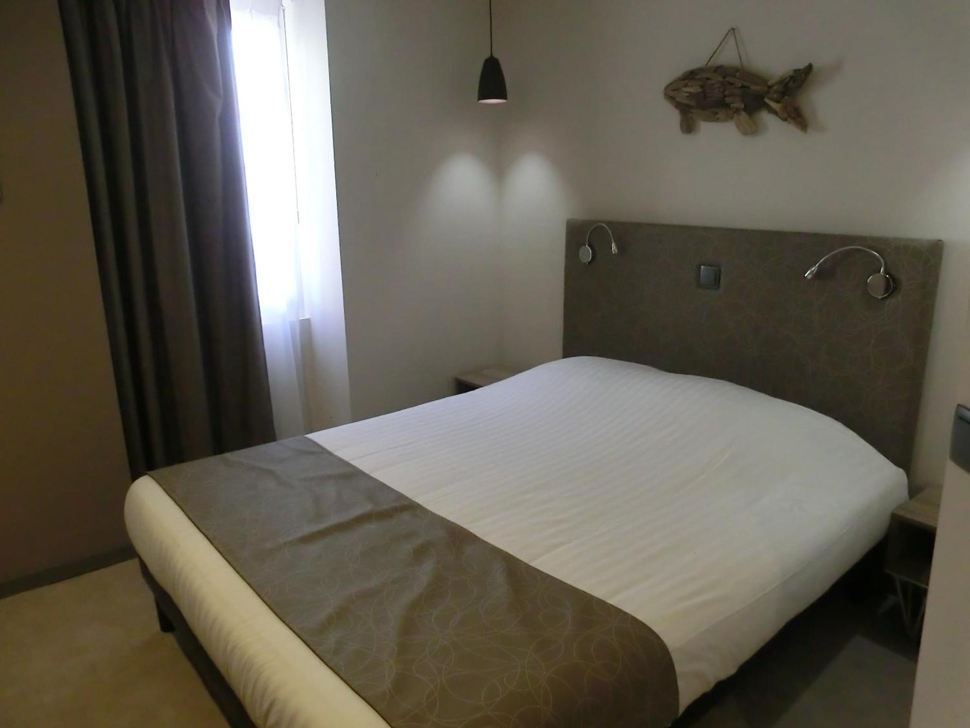 Hotel Sur Le Quai Port Vendres Szoba fotó