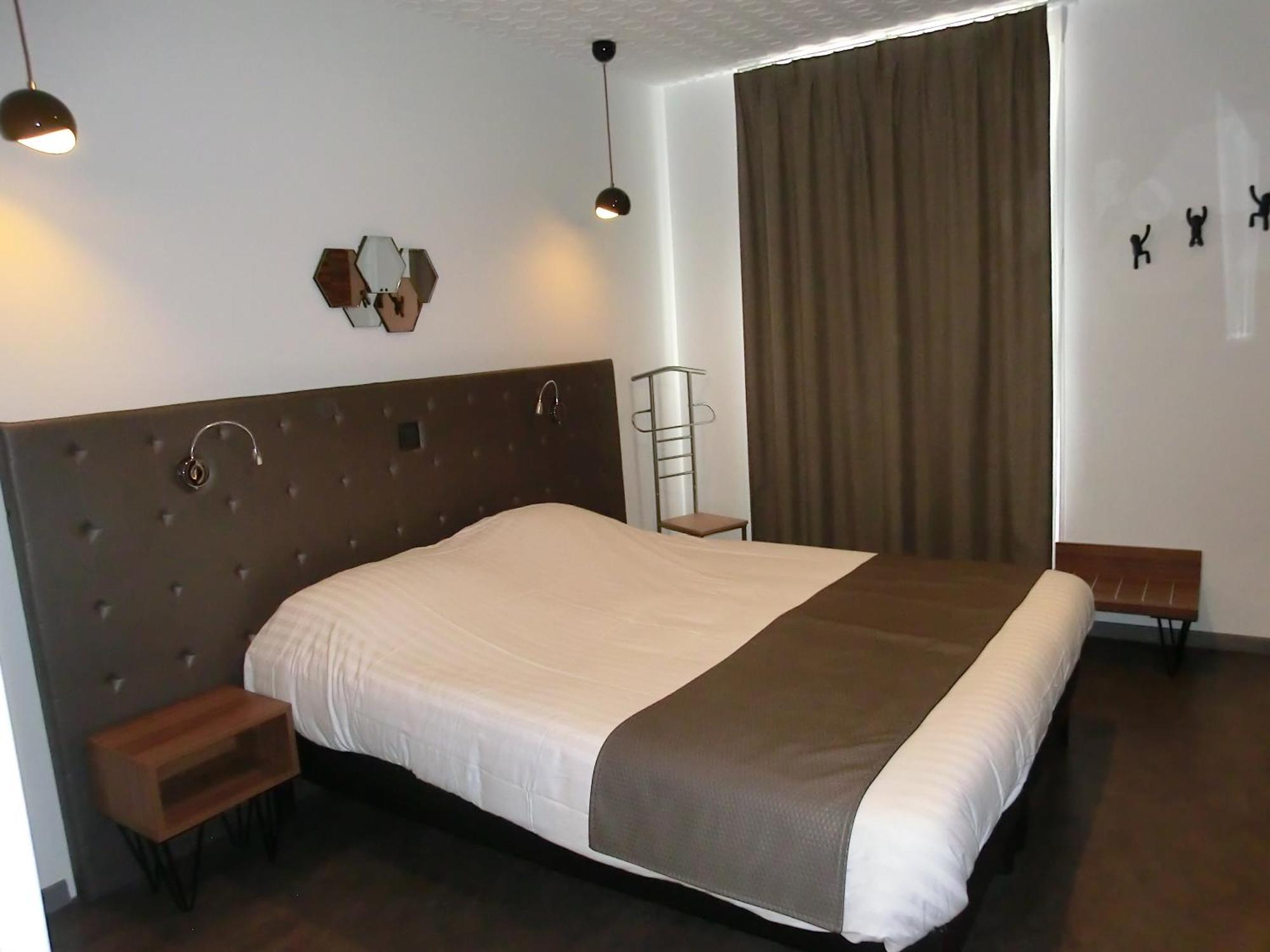 Hotel Sur Le Quai Port Vendres Szoba fotó
